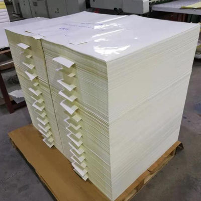 Commande personnalisée Accepté Papier autoadhésif coulé pour emballage d'étiquettes
