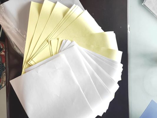 Papier autoadhésif jaune en pâte chimique-mécanique