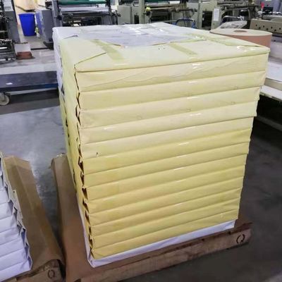 Papier autoadhésif adhésif en caoutchouc pour les propriétés antistatiques des étiquettes