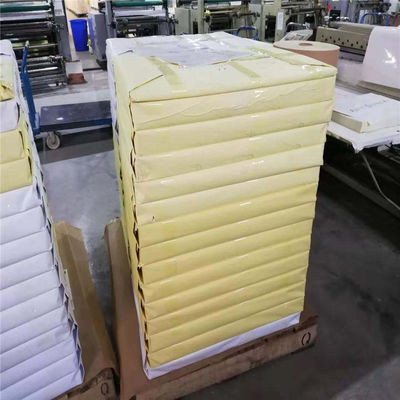 Taille personnalisée rouleau de papier auto-adhésif brillant avec technologie anti-arrimage