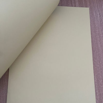 Impression avec du papier et du carton duplex résistant à l'humidité