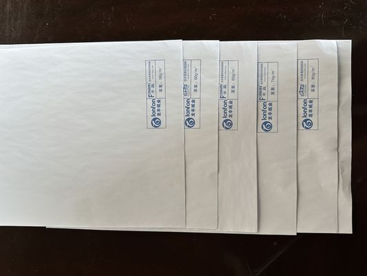 Papier offset non revêtu sans bois pour l'impression de matières de pâte de bois accepté en production