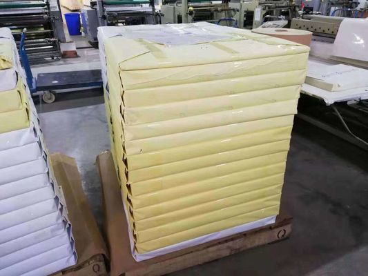 Commande personnalisée Accepté Papier autoadhésif coulé pour emballage d'étiquettes