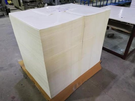 Commande personnalisée Accepté Papier autoadhésif coulé pour emballage d'étiquettes