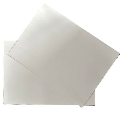 Matériau de revêtement en kaolinite C2S Carte d'art pour la publicité des supermarchés Efficace