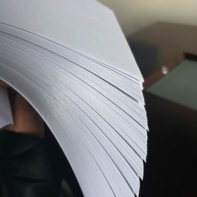 Le papier blanc 70 grammes est le meilleur choix pour l'impression