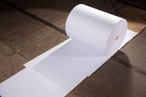 Papier d'impression offset blanc non revêtu, sans bois, en feuilles pour les exigences de reliure