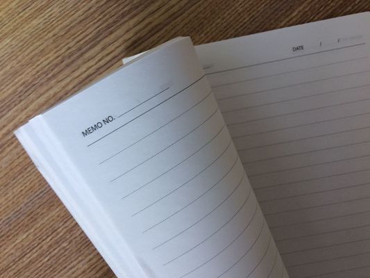 Exemplaire gratuit de papier offset blanc sans bois pour les commandes sur mesure