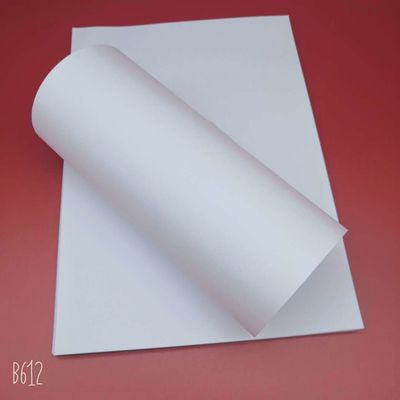 Papier offset blanc sans bois pour l'impression de livres