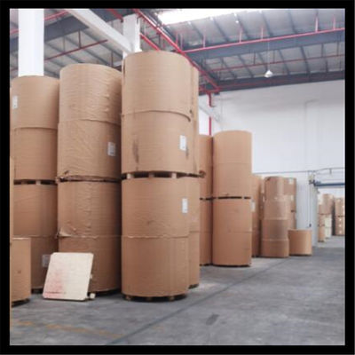 Papier de copie anti-enroulement Jumbo Roll pour la découpe A4 Fabriqué à partir de pâte de bois