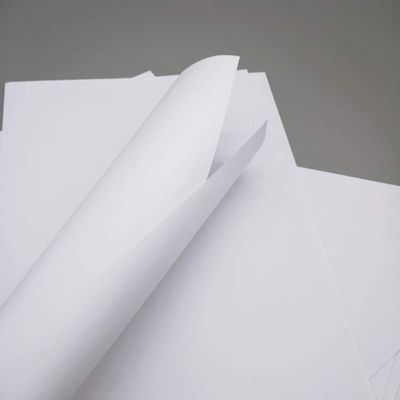 Papier industriel de 70 à 80 grammes en rouleau jumbo pour taille A4