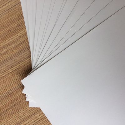 Grade A 250-350gm C2S/ GC2/ High Bulk Art Card pour l'impression et l'emballage