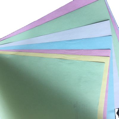 48-80 gm de papier sans carbone de couleur pâte de bois vierge pour la fabrication de rouleaux