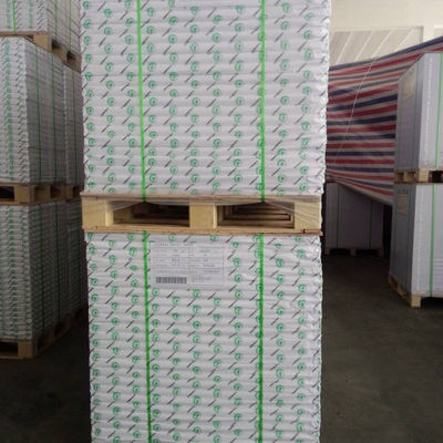 Papier d'impression blanc sans revêtement de 100 gm, parfait pour l'impression professionnelle