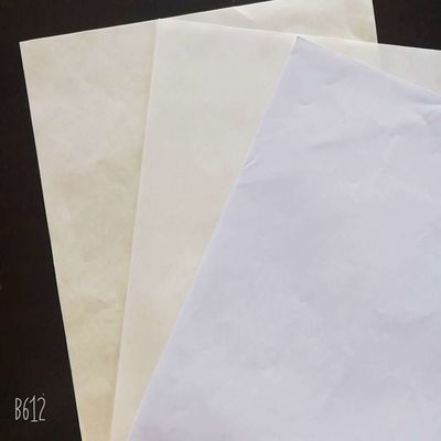 Impression offset de papier blanc brut en couleur dans différentes tailles de papier