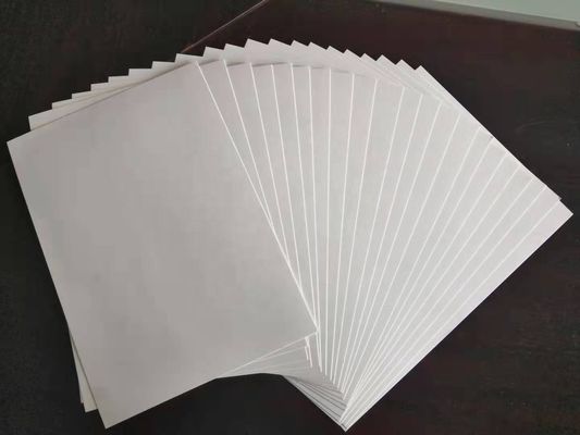 Le modèle de la pâte vierge Ningbo Fold FBB C1S papier en vrac GC1 GC2 carton feuilles Kraft