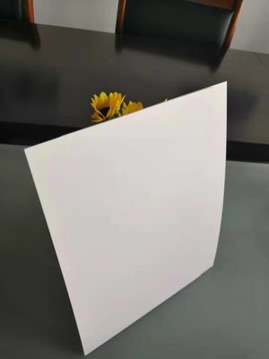 Couche à une face 250g300g Pâte chimique-mécanique Carton pliable pour carte postale