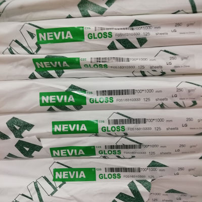 Papier d'art Nevia recouvert de deux côtés en rouleaux/feuilles pour des résultats professionnels