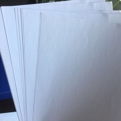 Papier offset sans bois à deux côtés non recouvert, au mieux en pâte de bois vierge