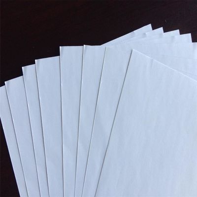 98% à 110% de luminosité Anti-curl papier non revêtu sans bois pour l'impression lisse