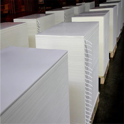 Papier de carton pliable en carton d'ivoire avec matériau de revêtement en PVC et style pâte vierge