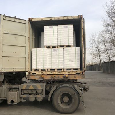 Matériau du produit Papier d'art C2s recouvert de blanc pour imprimer un magazine de 610 mm de largeur de rouleau