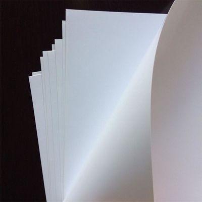 80-200gm C2S/ Papier d'art pour l'impression de magazines Lumière 92% Papier de type papier