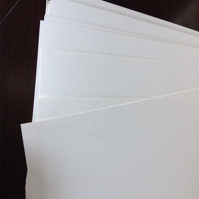 Pâte chimique-mécanique 230/250/300GSM C1S Carton en carton d'ivoire en feuille avec 100% de pâte de bois