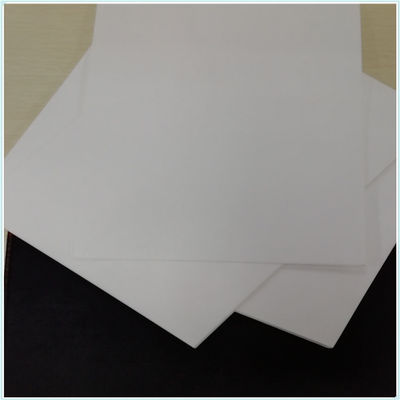 Produits numériques Emballage C1s Carton papier supérieur à 190G Compatible avec l'impression offset